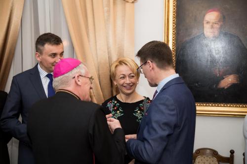 19fa3eba18c73cd2d5f6a1d746b98314